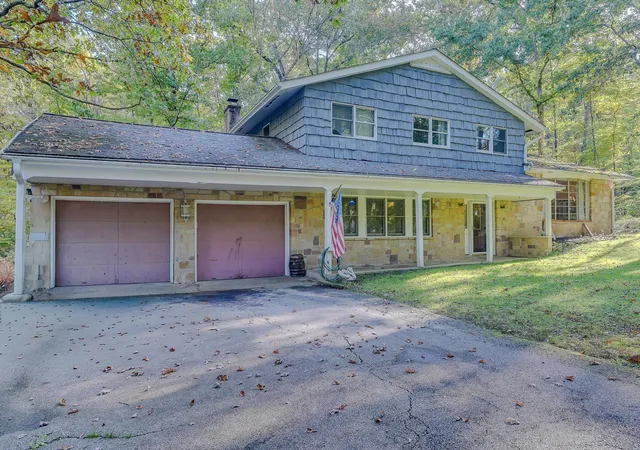 Photo 1 of Single family home for sale at 9408 Robinhood Cir, Westerville, OH 43082 | MLS# 226038783 | Listing updated on 2026-10-16