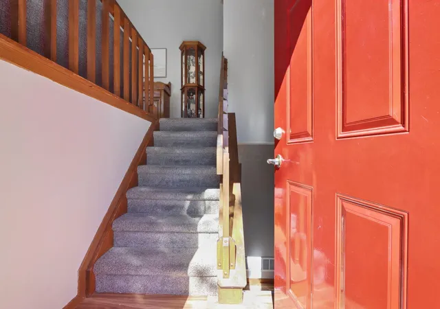 Photo 4 of Single family home for sale at 5608 Reebok Dr, Hilliard, OH 43026 | MLS# 226040284 | Listing updated on 2026-10-28