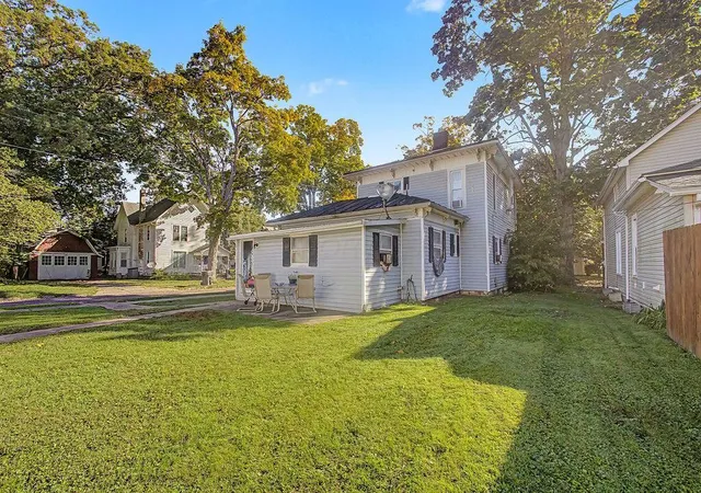 Photo 2 of House for sale at 213 N Division St, Mount Vernon, OH 43050 | MLS# 226038784 | Listing updated on 2026-10-12