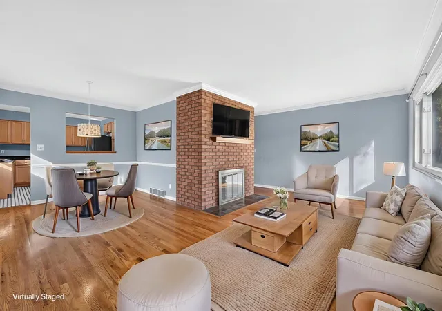 Photo 4 of Single family home for sale at 510 E Stanton Ave, Columbus, OH 43214 | MLS# 226038776 | Listing updated on 2026-10-25
