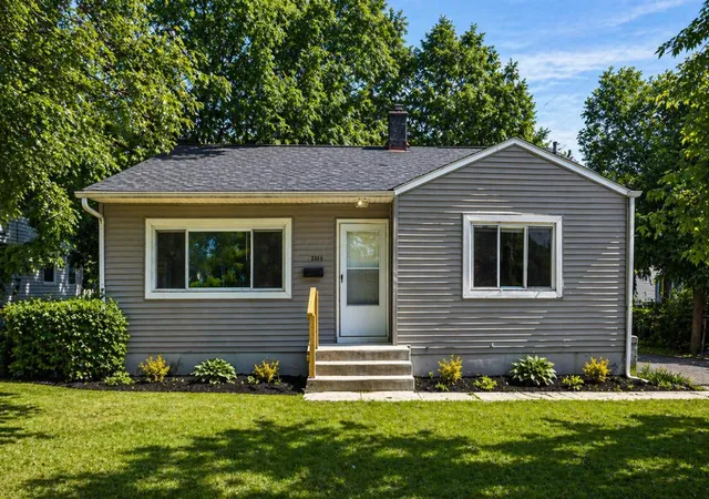 Photo 1 of Single family home for sale at 2344 Belcher Dr, Columbus, OH 43224 | MLS# 226038844 | Listing updated on 2026-10-13