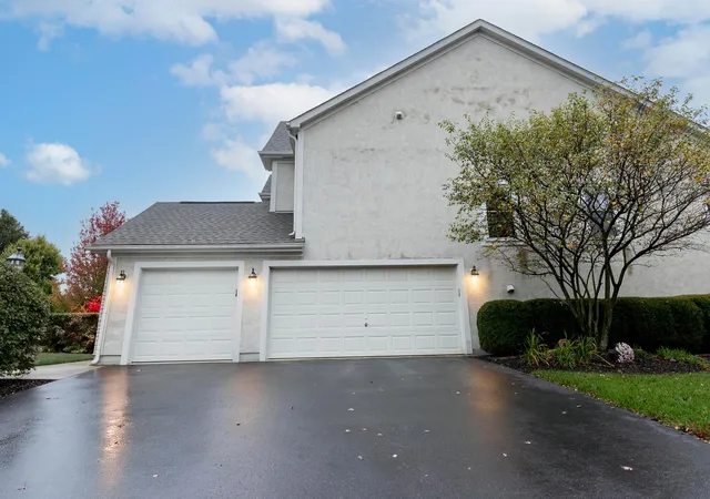 Photo 3 of Single family home for sale at 3807 Shallow Crk Dr, Powell, OH 43065 | MLS# 226039714 | Listing updated on 2026-10-25