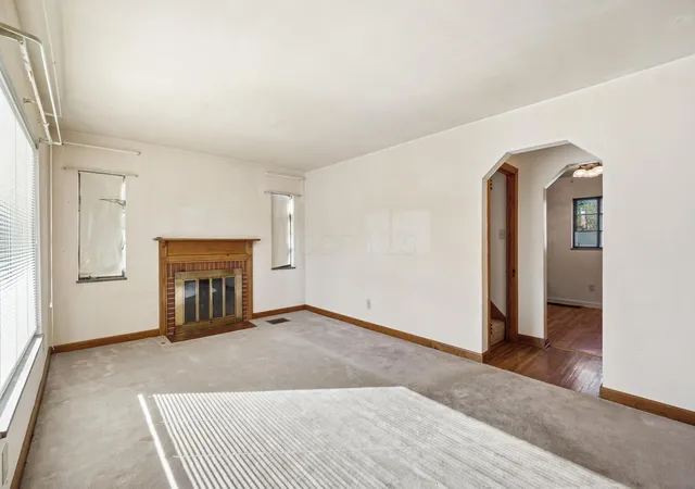 Photo 2 of Single family home for sale at 156 E Jeffrey Pl, Columbus, OH 43214 | MLS# 226039845 | Listing updated on 2026-10-27