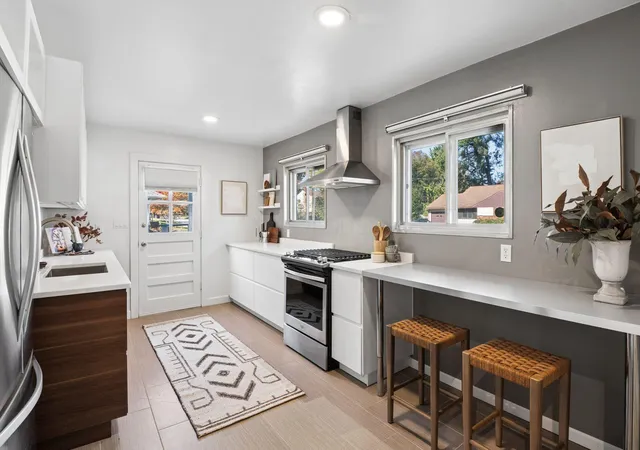 Photo 2 of Single family home for sale at 933 Bricker Blvd, Columbus, OH 43221 | MLS# 226040372 | Listing updated on 2026-10-26