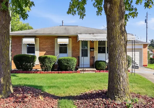 Photo 2 of Single family home for sale at 2896 Nuway Rd, Columbus, OH 43207 | MLS# 226038883 | Listing updated on 2026-10-22