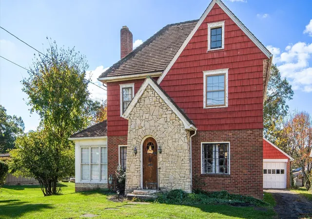 Photo 2 of Single family home for sale at 2605 Dresden Rd, Zanesville, OH 43701 | MLS# 226040535 | Listing updated on 2026-10-26