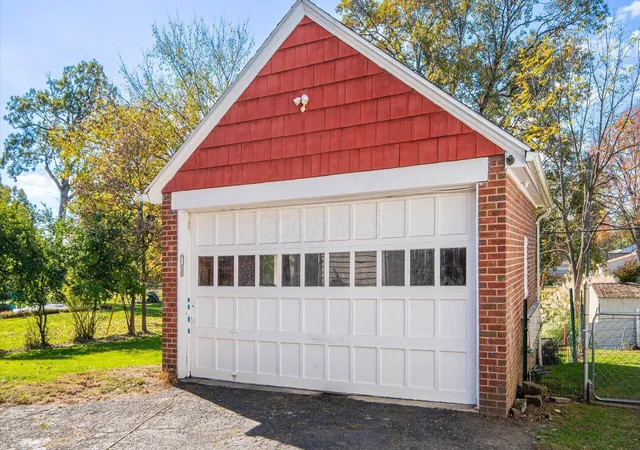 Photo 4 of Single family home for sale at 2605 Dresden Rd, Zanesville, OH 43701 | MLS# 226040535 | Listing updated on 2026-10-26