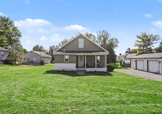 Photo 1 of Single family home for sale at 464 W 5th Street, Chillicothe, OH 45601 | MLS# 226038909 | Listing updated on 2026-10-25
