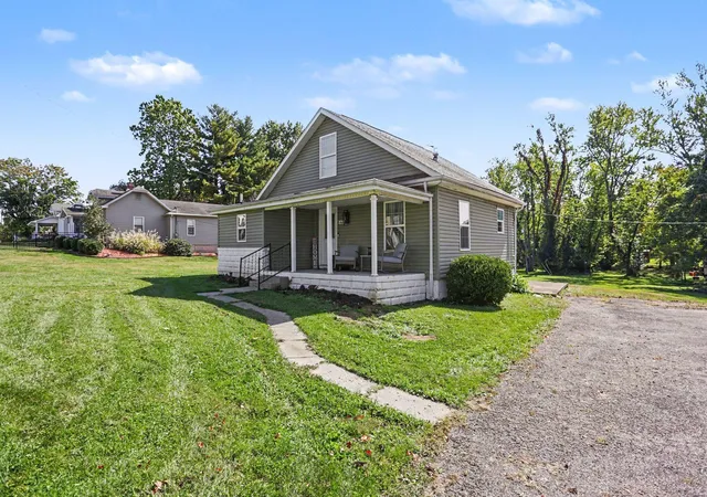 Photo 2 of Single family home for sale at 464 W 5th Street, Chillicothe, OH 45601 | MLS# 226038909 | Listing updated on 2026-10-25