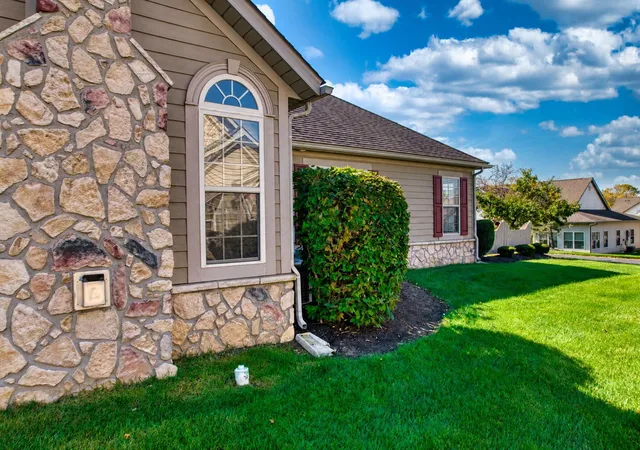 Listing Photo 3 - Condo for sale in building located at 1515 Ctr Park Dr, Marion, OH 43302