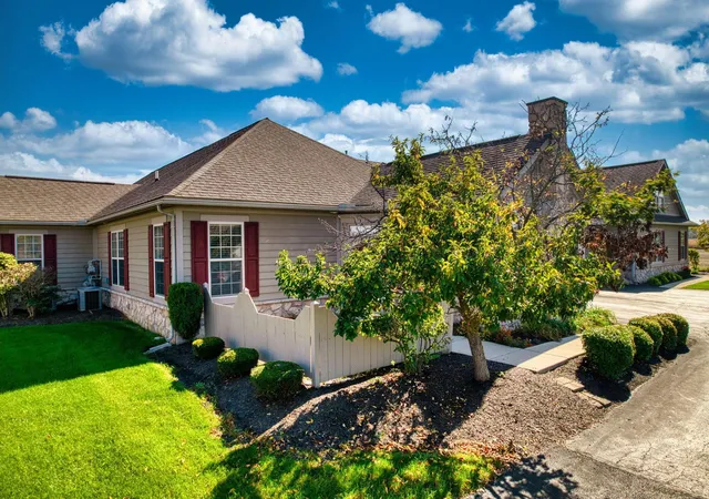Listing Photo 4 - Condo for sale in building located at 1515 Ctr Park Dr, Marion, OH 43302