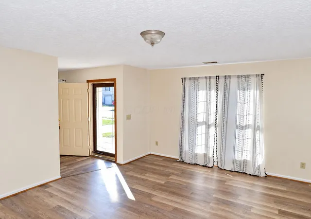 Photo 3 of Sale Pending at 1054 Esther Dr, Columbus, OH 43207 | MLS# 226038886 | Listing updated on 2026-10-26