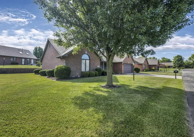 Listing Photo 4 - Condo for sale in building located at 23 Bon Air Bend, Urbana, OH 43078