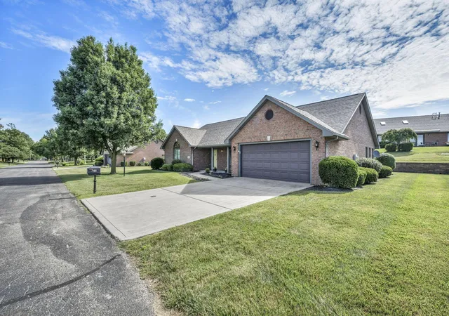Listing Photo 5 - Condo for sale in building located at 23 Bon Air Bend, Urbana, OH 43078
