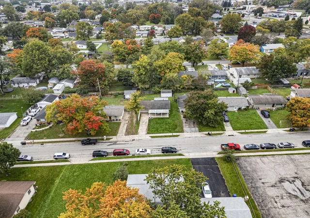Photo 3 of Single family home for sale at 87 Woodlawn Ave, Columbus, OH 43228 | MLS# 226039050 | Listing updated on 2026-10-14