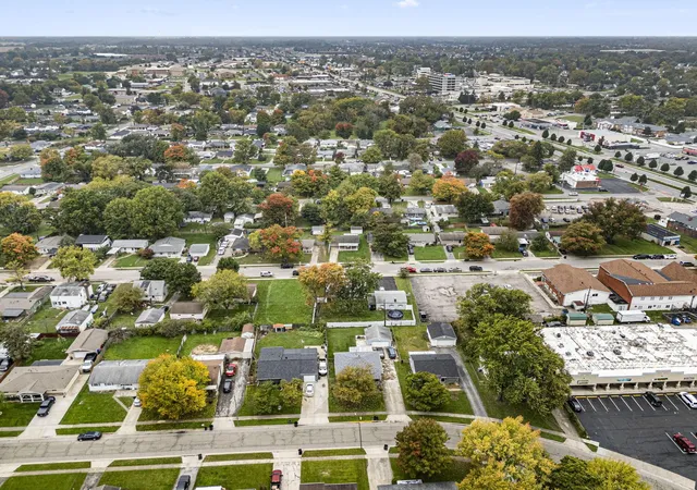 Photo 4 of Single family home for sale at 87 Woodlawn Ave, Columbus, OH 43228 | MLS# 226039050 | Listing updated on 2026-10-14