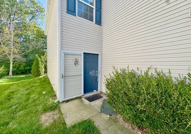 Photo 3 of Sale Pending at 1944 Dry Wash Rd, Hilliard, OH 43026 | MLS# 226038959 | Listing updated on 2026-10-16