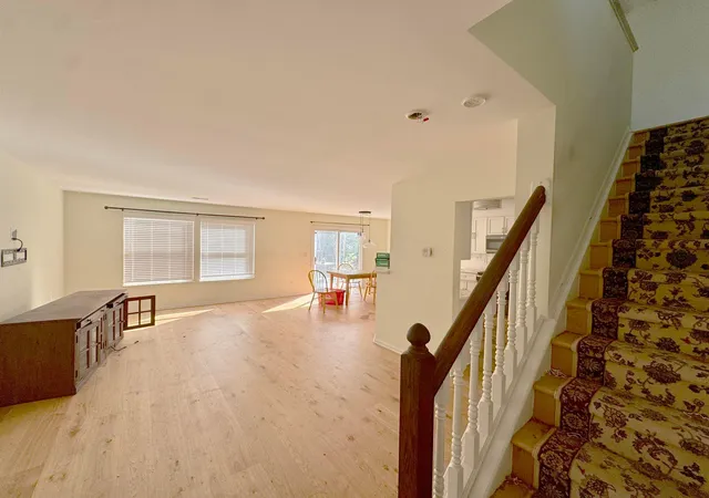 Photo 3 of Sale Pending at 1944 Dry Wash Rd, Hilliard, OH 43026 | MLS# 226038959 | Listing updated on 2026-10-16
