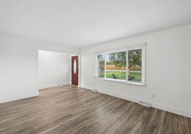 Photo 4 of Single family home for sale at 1161 Gender Rd, Canal Winchester, OH 43110 | MLS# 226038974 | Listing updated on 2026-10-30