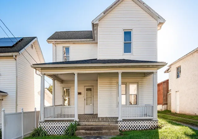 Photo 2 of Single family home for sale at 40 James St, Roseville, OH 43777 | MLS# 226038968 | Listing updated on 2026-10-13