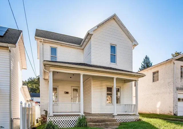 Photo 3 of Single family home for sale at 40 James St, Roseville, OH 43777 | MLS# 226038968 | Listing updated on 2026-10-13