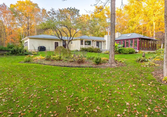 Photo 2 of Single family home for sale at 114 Ponder Pl SW, Pataskala, OH 43062 | MLS# 226038982 | Listing updated on 2026-10-27