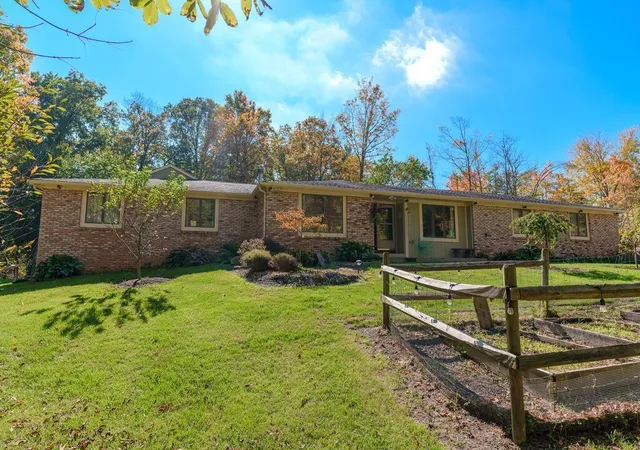 Photo 4 of Single family home for sale at 114 Ponder Pl SW, Pataskala, OH 43062 | MLS# 226038982 | Listing updated on 2026-10-27