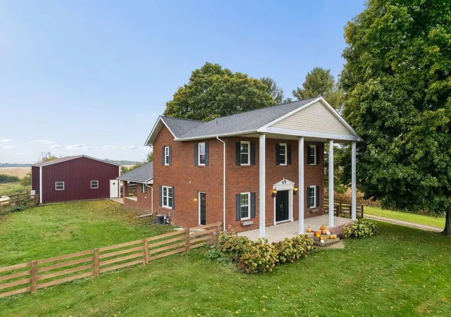 Photo 4 of Sale Pending at 6325 Lancaster Circleville Rd SW, Lancaster, OH 43130 | MLS# 226039352 | Listing updated on 2026-10-26