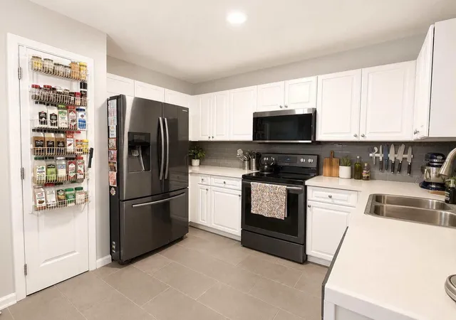 Listing Photo 5 - Condo for sale in building located at 5389 Central College Rd, Westerville, OH 43081