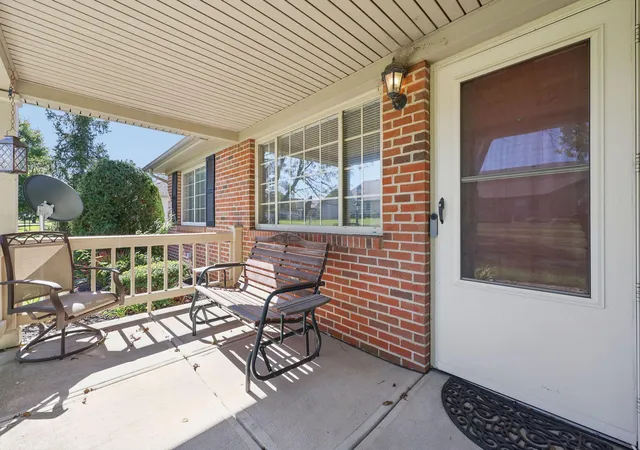 Listing Photo 1 - Condo for sale in building located at 4078 Wiston Dr, Groveport, OH 43125 - Unit #