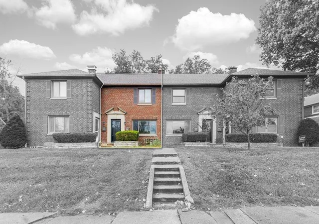 Listing Photo 1 - Condo for sale in building located at 4067 Indianola Ave, Columbus, OH 43214 - Unit #2B