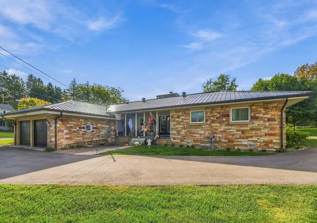 Photo 4 of Single family home for sale at 1033 Uhler Rd, Marion, OH 43302 | MLS# 226039402 | Listing updated on 2026-10-29