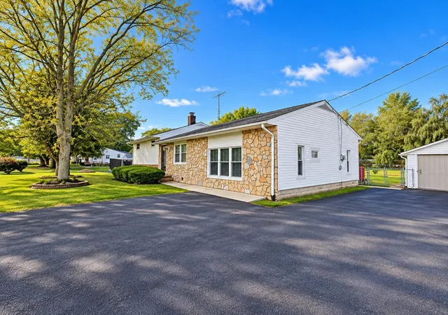 Photo 3 of Single family home for sale at 2525 Gooding Rd, Marion, OH 43302 | MLS# 226039096 | Listing updated on 2026-10-26