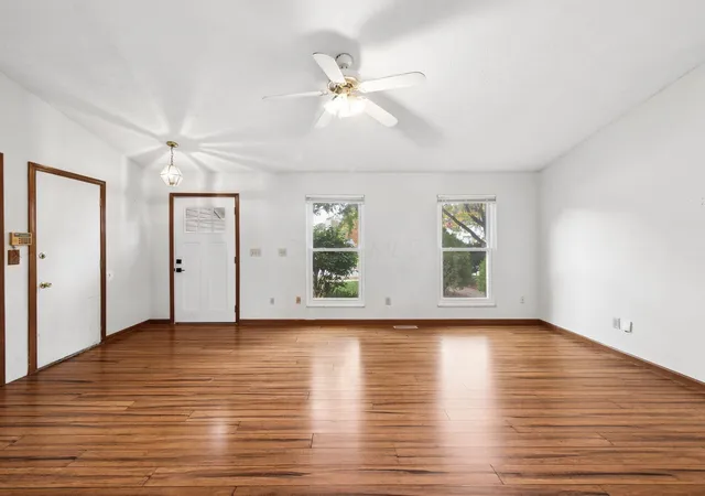 Photo 3 of Single family home for sale at 3552 Vintage Woods Dr, Hilliard, OH 43026 | MLS# 226039487 | Listing updated on 2026-10-25