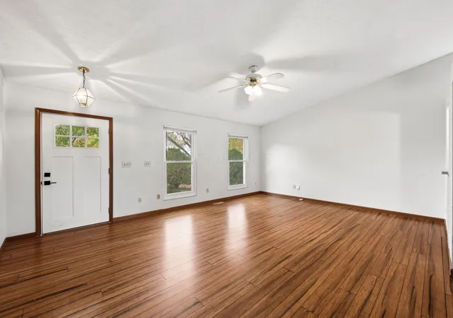Photo 4 of Single family home for sale at 3552 Vintage Woods Dr, Hilliard, OH 43026 | MLS# 226039487 | Listing updated on 2026-10-25