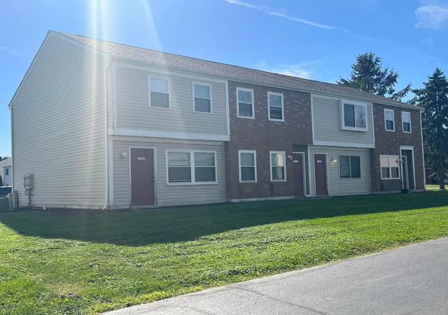 Photo 1 of Townhouse for sale at 1551-1557 Worthington Row Dr, Columbus, OH 43235 | MLS# 226039335 | Listing updated on 2026-10-16