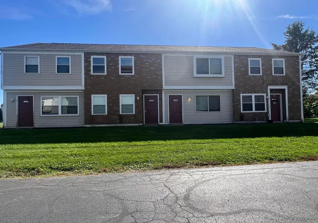 Photo 3 of Townhouse for sale at 1551-1557 Worthington Row Dr, Columbus, OH 43235 | MLS# 226039335 | Listing updated on 2026-10-16