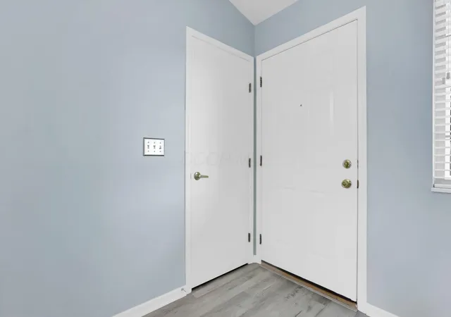 Listing Photo 2 - Condo for sale in building located at 47 Northpointe Ln, Newark, OH 43055