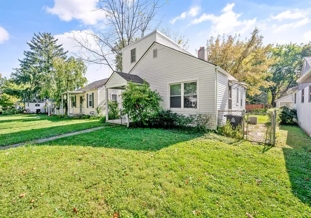 Photo 4 of Single family home for sale at 2725 Allegheny Ave, Columbus, OH 43209 | MLS# 226039131 | Listing updated on 2026-10-29