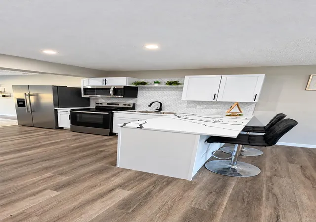 Photo 3 of Single family home for sale at 118 Hilliard Rome Rd, Columbus, OH 43228 | MLS# 226039539 | Listing updated on 2026-10-16