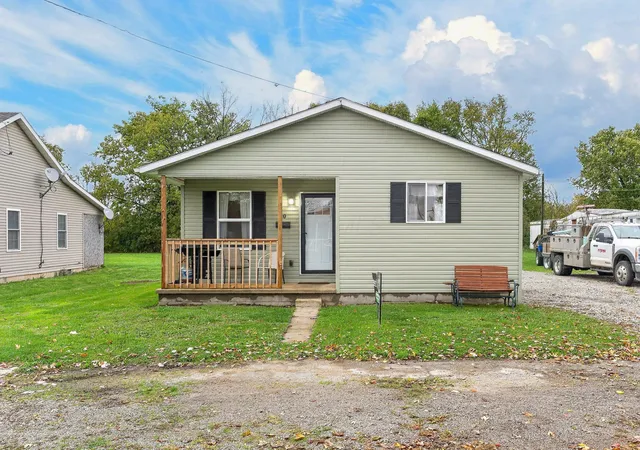 Photo 2 of Single family home for sale at 20 Vine St, Jeffersonville, OH 43128 | MLS# 226039140 | Listing updated on 2026-10-20