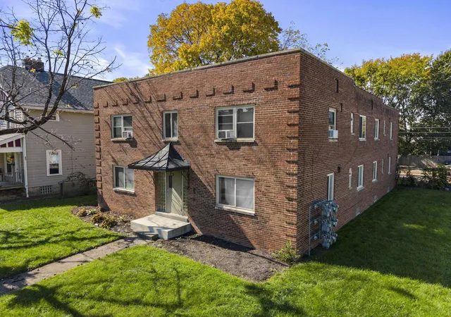 Photo 3 of House for sale at 2519 Indianola Ave, Columbus, OH 43202 | MLS# 226039249 | Listing updated on 2026-10-16