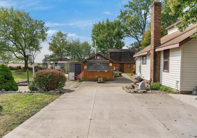Photo 2 of Sale Pending at 3992 White Rd SE, Washington Court House, OH 43160 | MLS# 226039418 | Listing updated on 2026-10-24
