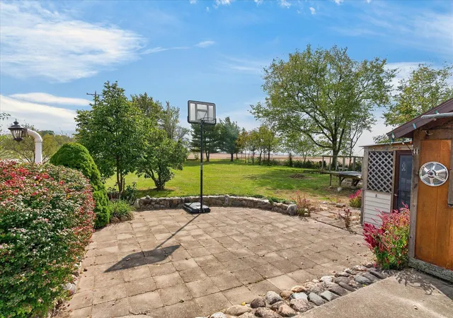 Photo 4 of Sale Pending at 3992 White Rd SE, Washington Court House, OH 43160 | MLS# 226039418 | Listing updated on 2026-10-24