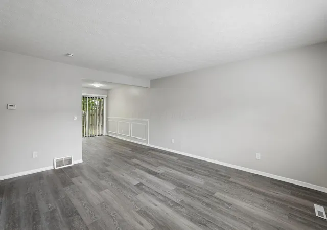 Photo 2 of Condo for sale at 3111 Highcliff Ct, Columbus, OH 43231 | MLS# 226039443 | Listing updated on 2026-10-19