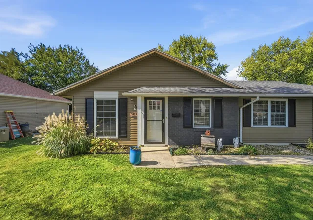 Photo 4 of Single family home for sale at 3255 Erter Dr, Springfield, OH 45503 | MLS# 226039386 | Listing updated on 2026-10-24
