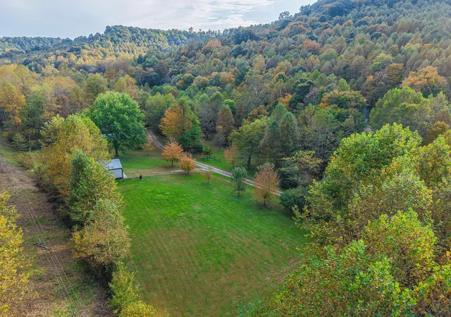 Photo 2 of Single family home for sale at 2449 Hickson Run Rd, Chillicothe, OH 45601 | MLS# 226039370 | Listing updated on 2026-10-16