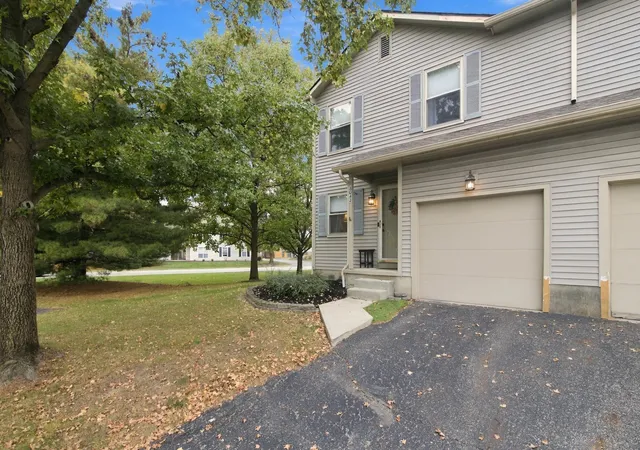 Photo 2 of Condo for sale at 8043 Worthington Lake Dr, Westerville, OH 43081 | MLS# 226039250 | Listing updated on 2026-10-26