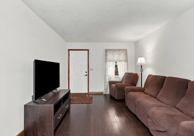 Photo 4 of Condo for sale at 8043 Worthington Lake Dr, Westerville, OH 43081 | MLS# 226039250 | Listing updated on 2026-10-26