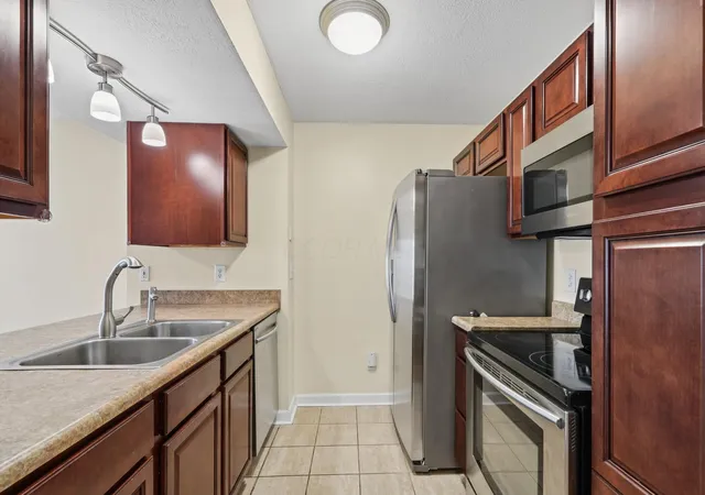 Listing Photo 5 - Condo for sale in building located at 5333 Nectar Ln, Columbus, OH 43235 - Unit #94B
